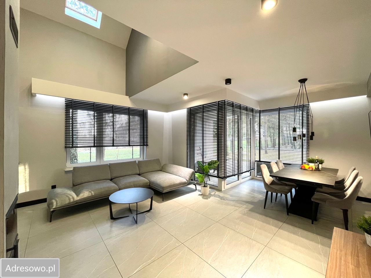 dom wolnostojący, 5 pokoi Myrcha. Zdjęcie 1