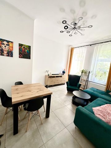 Mieszkanie 3-pokojowe Legnica Tarninów, ul. Elizy Orzeszkowej. Zdjęcie 1
