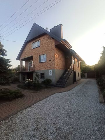 dom wolnostojący, 5 pokoi Zduńska Wola. Zdjęcie 1