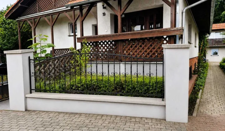 dom wolnostojący, 11 pokoi Kędzierzyn-Koźle Kuźniczka