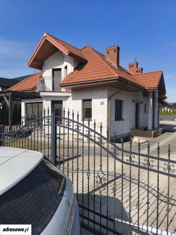 dom wolnostojący, 4 pokoje Nowy Sącz, ul. Karola Szymanowskiego. Zdjęcie 1