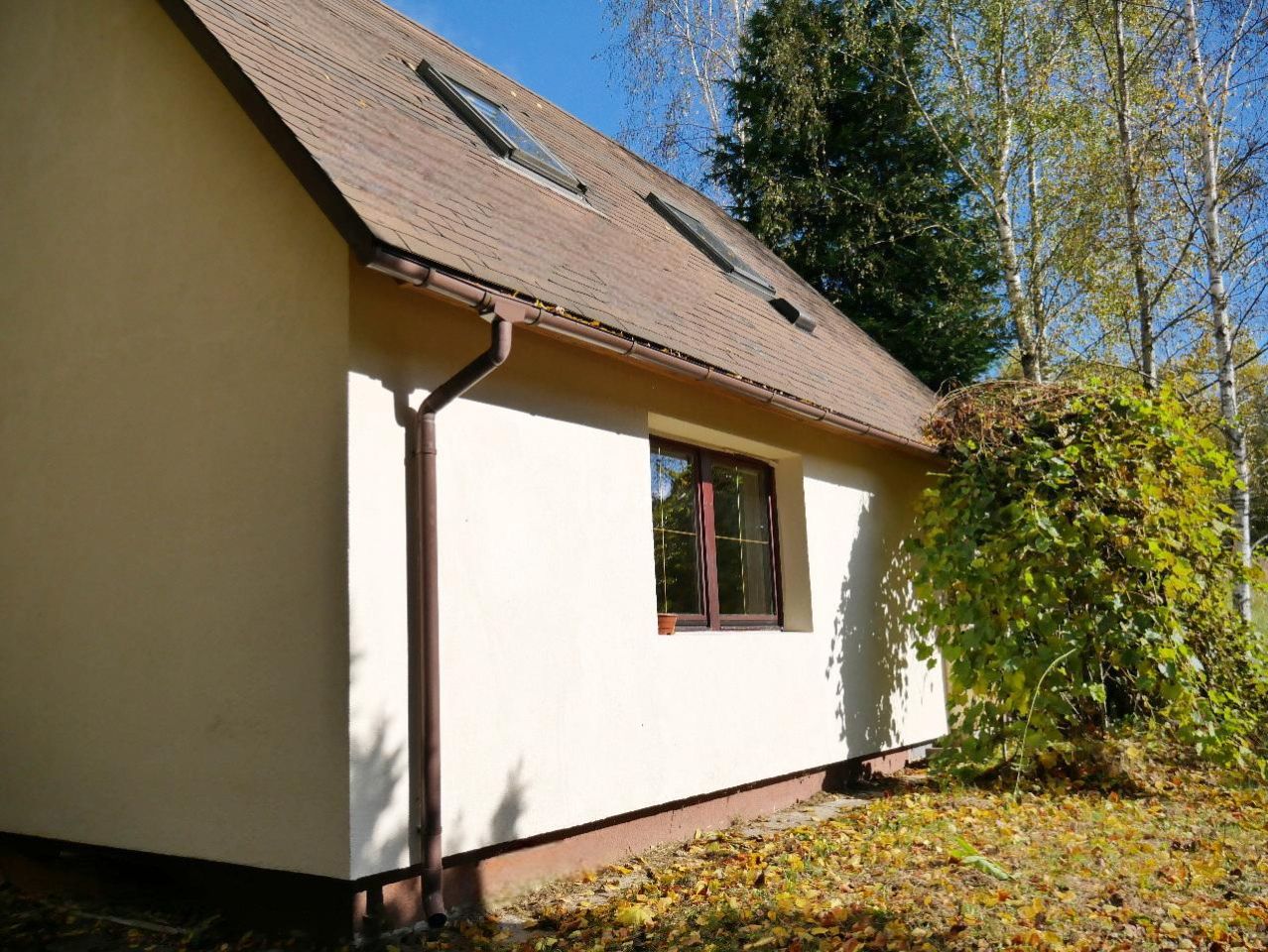 dom wolnostojący, 5 pokoi Rozpucie Młyniska. Zdjęcie 3