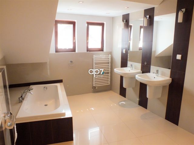 dom wolnostojący, 6 pokoi Kraków Zwierzyniec. Zdjęcie 3