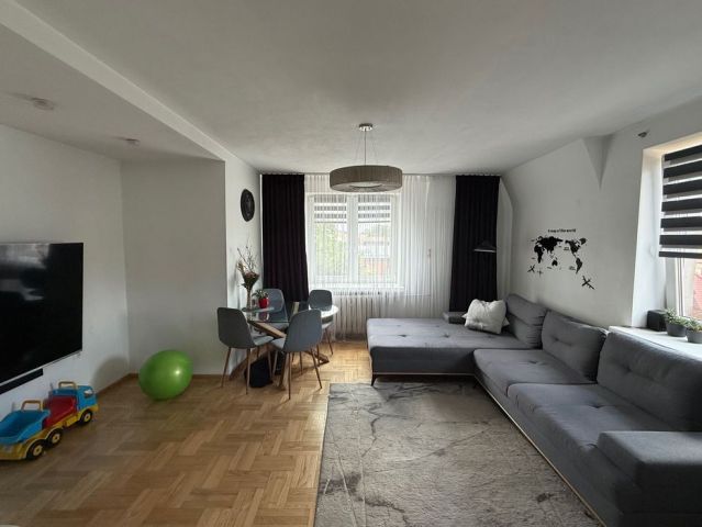 Mieszkanie 3-pokojowe Nowy Sącz, ul. Mikołaja Reja. Zdjęcie 1