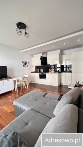 Mieszkanie 3-pokojowe Warszawa Gocław, ul. Jugosłowiańska. Zdjęcie 1