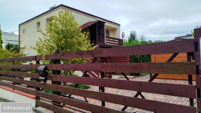 dom wolnostojący, 3 pokoje Gdynia Leszczynki. Zdjęcie 1