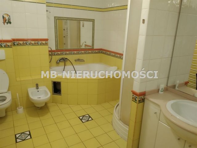 dom wolnostojący, 9 pokoi Warszawa Gocław. Zdjęcie 9