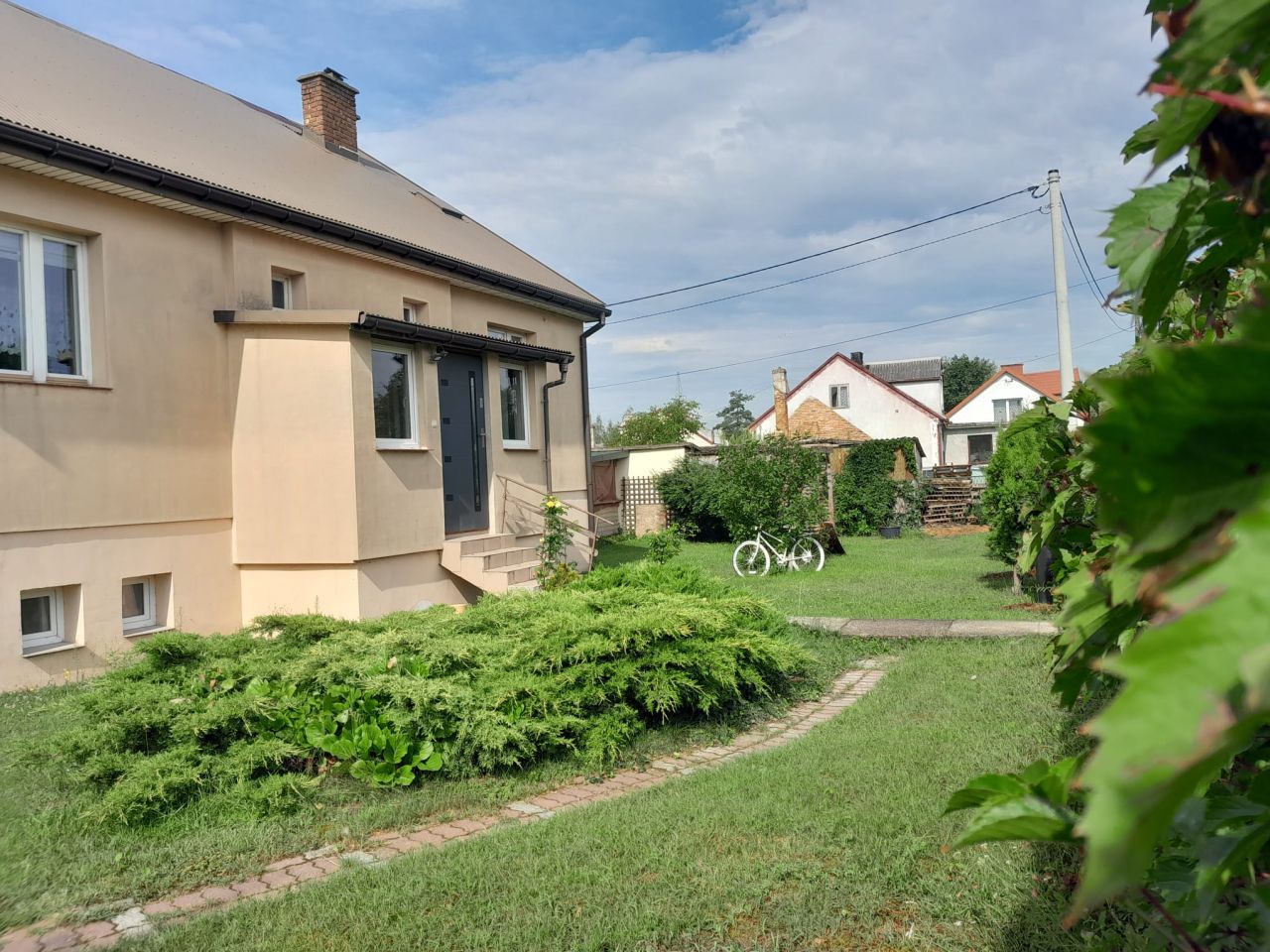 dom wolnostojący, 3 pokoje Kielce, ul. Chorzowska. Zdjęcie 2