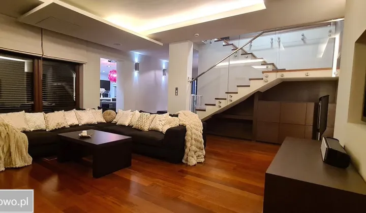 dom wolnostojący, 6 pokoi Strzeniówka