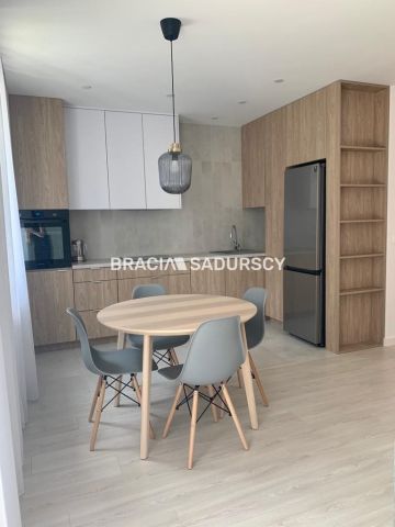 Mieszkanie 10-pokojowe Zabawa. Zdjęcie 6