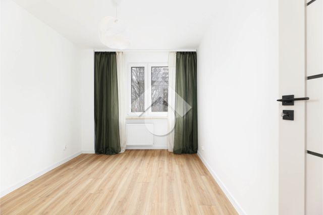 Mieszkanie 3-pokojowe Kraków Kurdwanów, ul. Wincentego Witosa. Zdjęcie 4