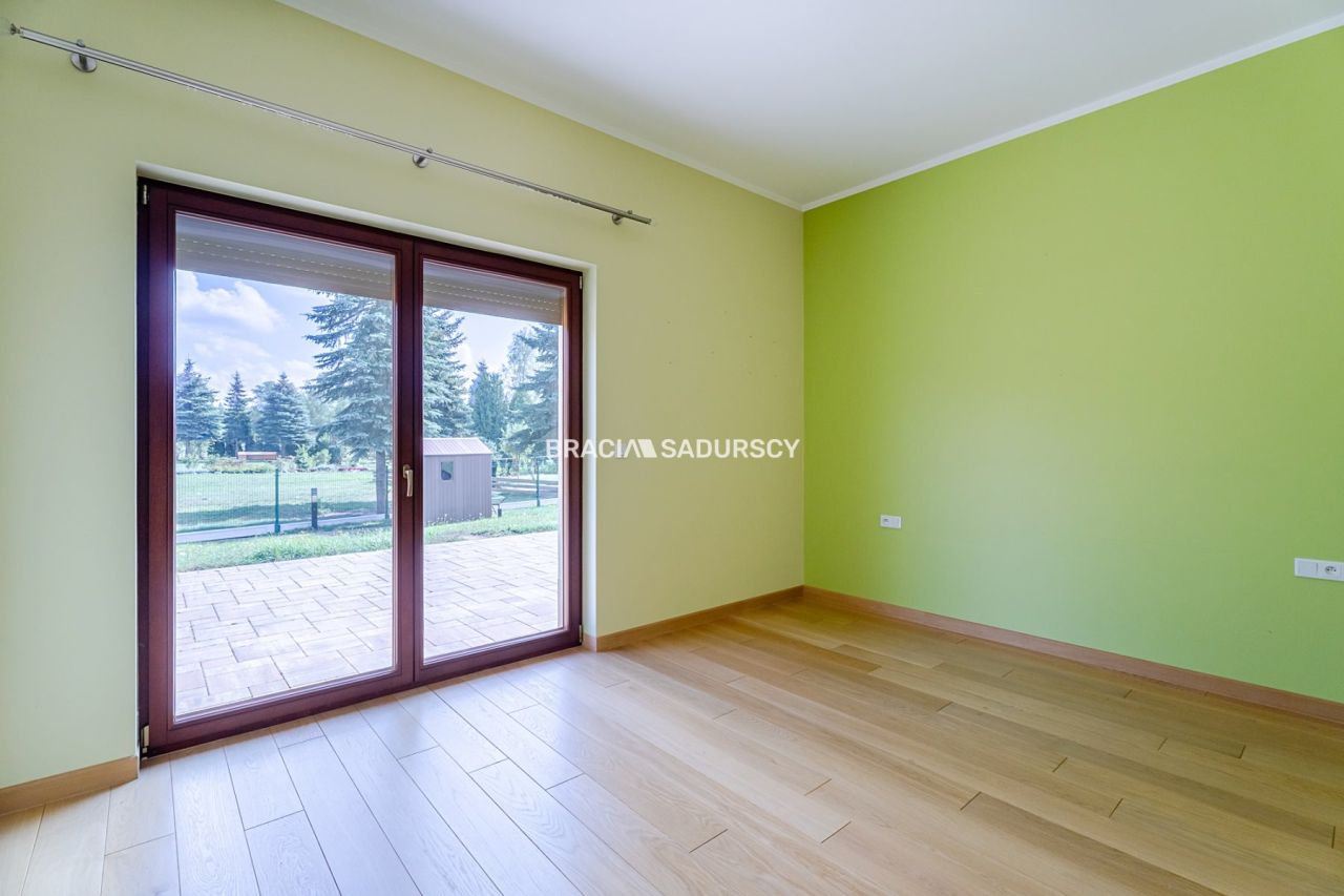 dom wolnostojący, 5 pokoi Niepołomice. Zdjęcie 14