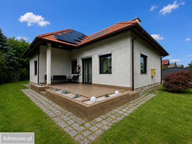 dom wolnostojący, 7 pokoi Babice, ul. Kwiatowa. Zdjęcie 1