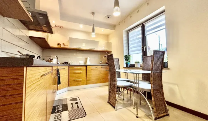 dom wolnostojący, 5 pokoi Jadwisin, ul. Królewska