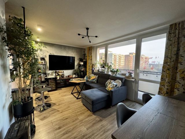 Mieszkanie 3-pokojowe Warszawa Targówek. Zdjęcie 1