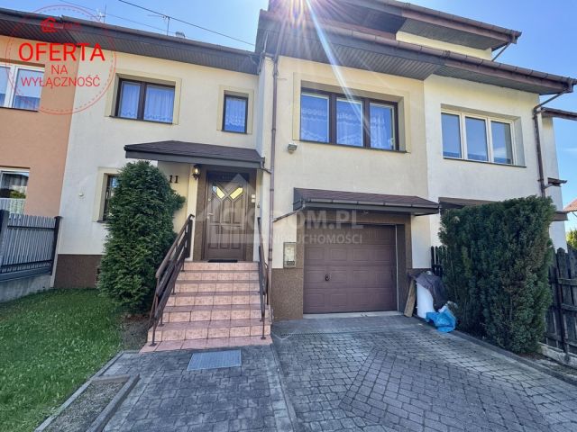 dom szeregowy, 8 pokoi Kielce. Zdjęcie 1