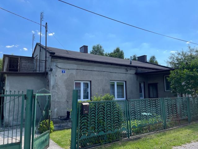 dom wolnostojący Strzałków, ul. ks. Stefana Korala. Zdjęcie 1