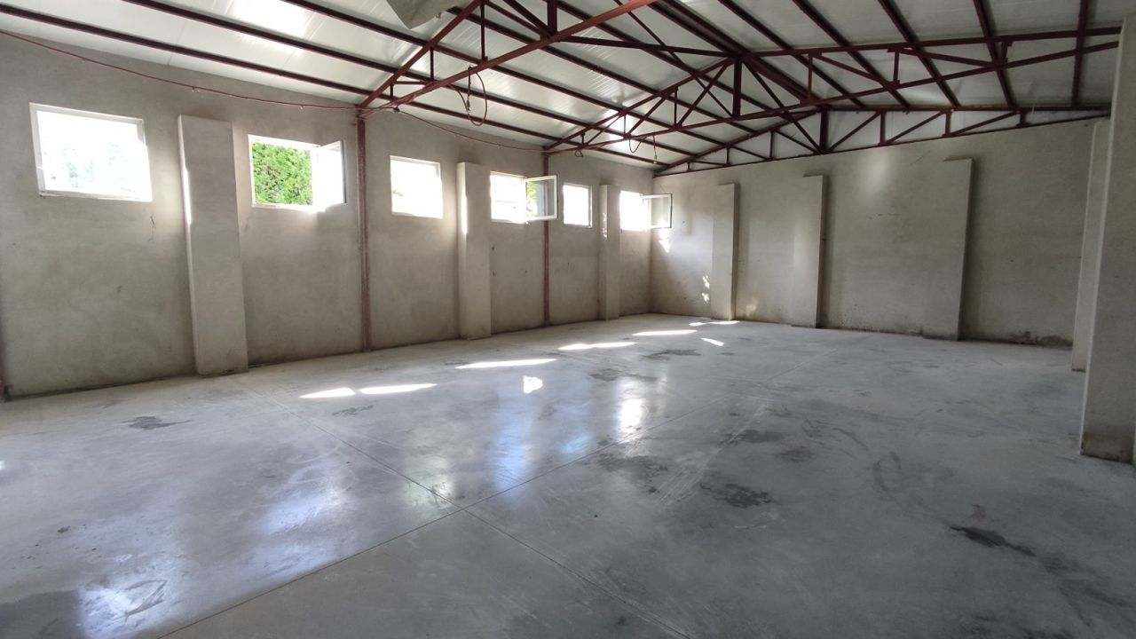 Hala/magazyn Marki. Zdjęcie 6