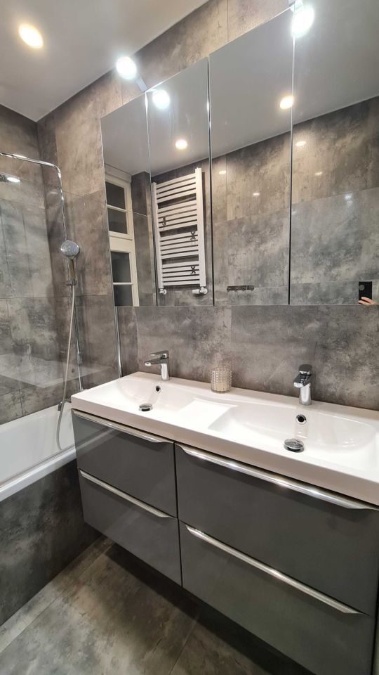 Mieszkanie 3-pokojowe Jelenia Góra Centrum, ul. Osiedle Robotnicze. Zdjęcie 2