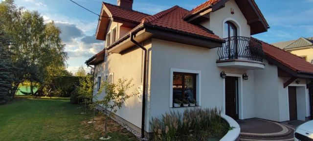 dom wolnostojący, 4 pokoje Ciemne, ul. Urocza. Zdjęcie 1