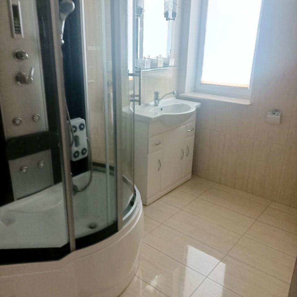 dom wolnostojący, 9 pokoi Rotmanka, ul. św. Siostry Faustyny. Zdjęcie 17