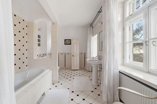 dom wolnostojący, 7 pokoi Komorów, ul. Akacjowa. Zdjęcie 9