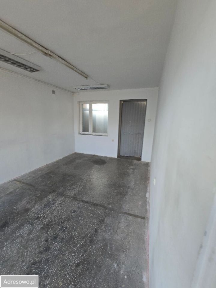 Hala/magazyn Lisi Ogon. Zdjęcie 5