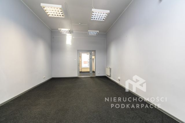 Lokal Rzeszów, al. Józefa Piłsudskiego. Zdjęcie 13