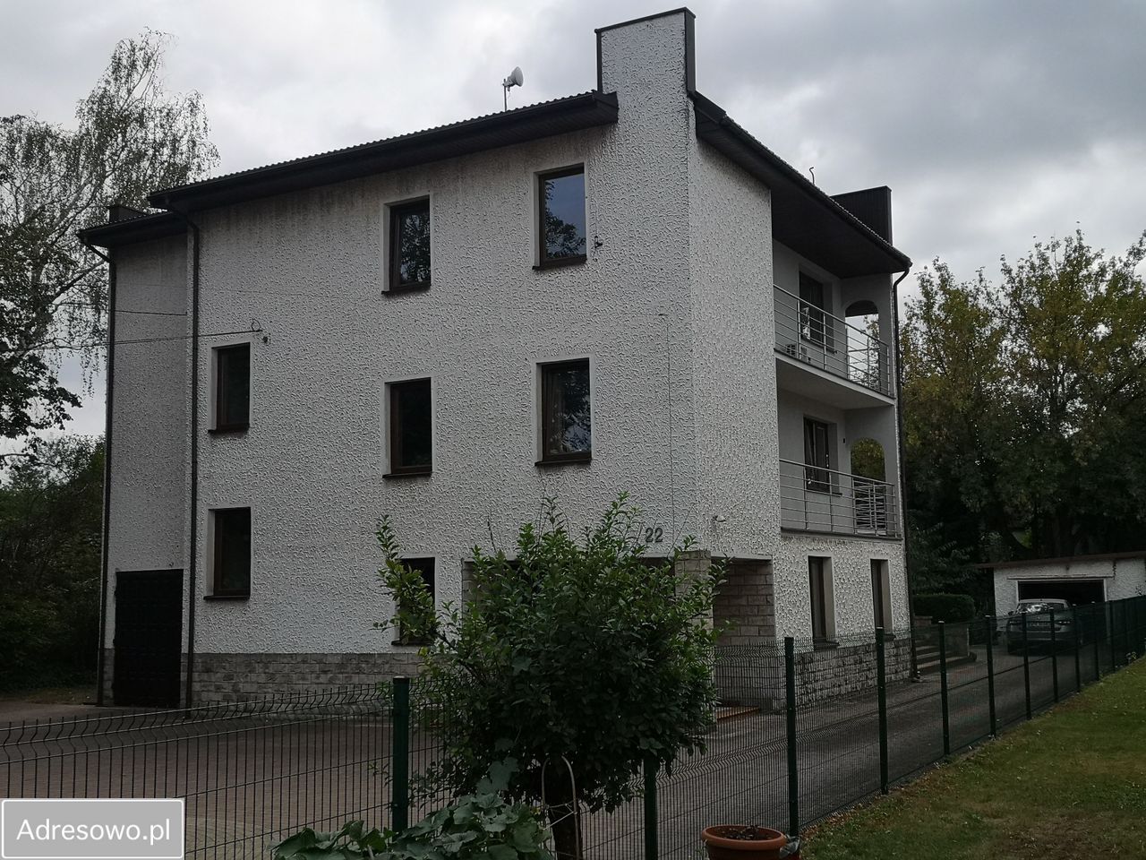 dom wolnostojący, 10 pokoi Opacz-Kolonia, ul. Centralna