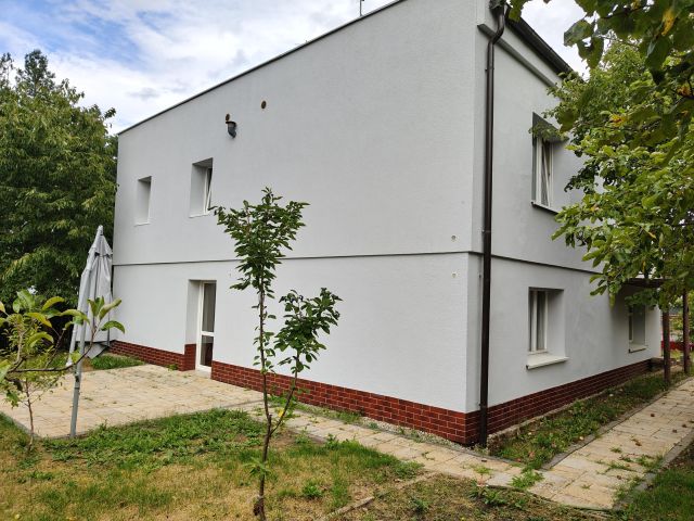 dom wolnostojący, 6 pokoi Niemodlin, ul. Wyzwolenia. Zdjęcie 2