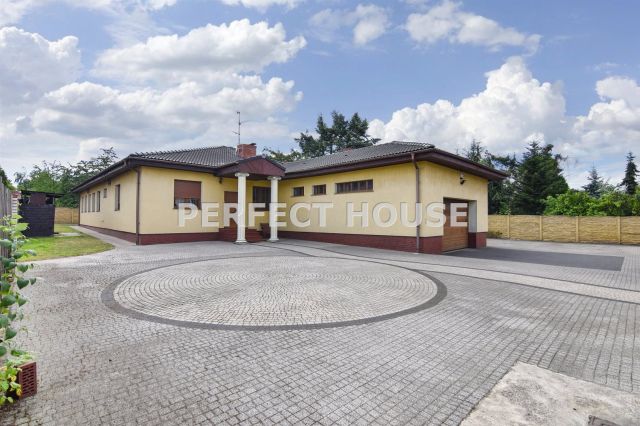 dom wolnostojący, 4 pokoje Przeźmierowo. Zdjęcie 1