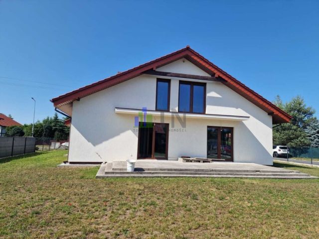 dom, 5 pokoi Chrząstawa Wielka. Zdjęcie 2