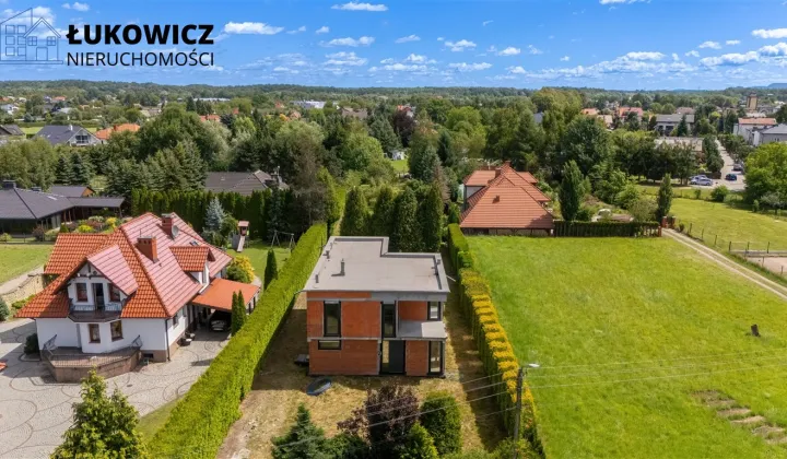 dom wolnostojący, 6 pokoi Kęty