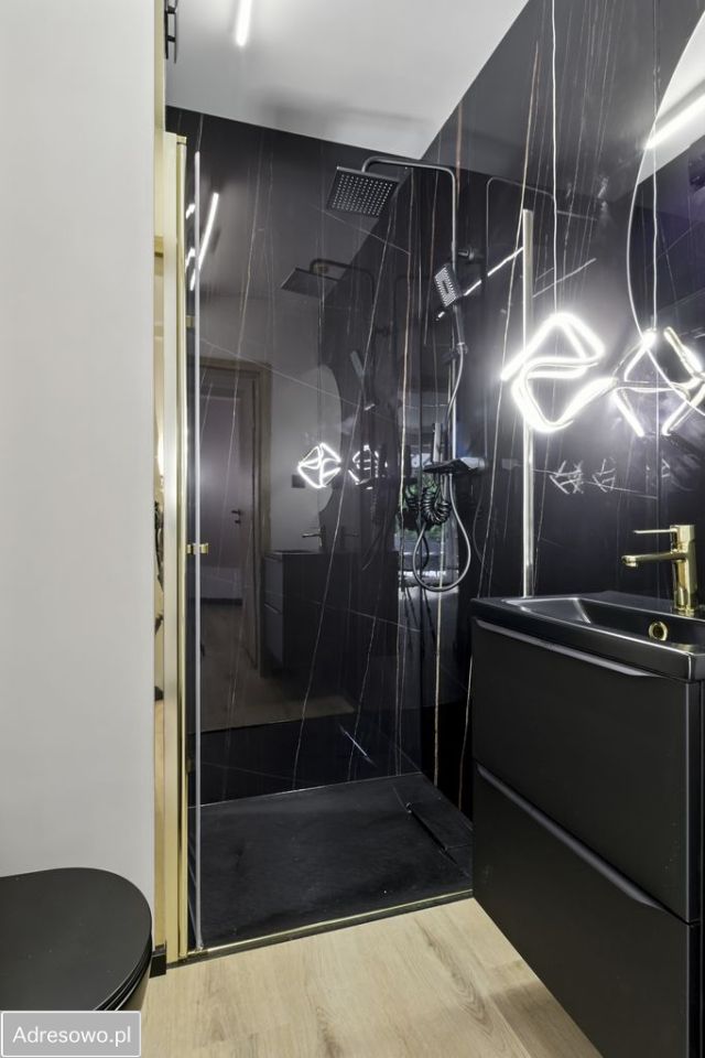 dom wolnostojący, 4 pokoje Dębe Wielkie. Zdjęcie 2