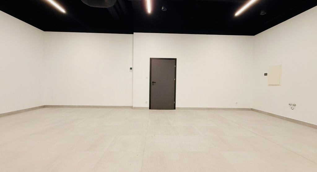 Lokal Rzeszów, al. Wincentego Witosa. Zdjęcie 11