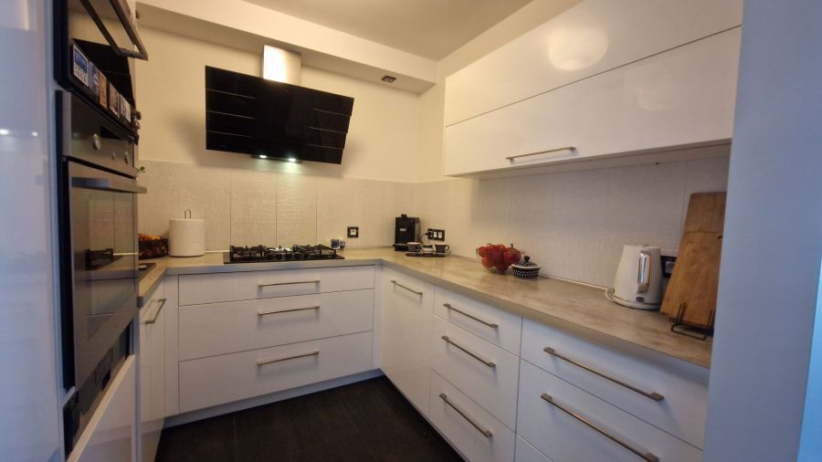 bliźniak, 5 pokoi Suchy Dwór. Zdjęcie 10