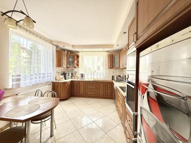 dom wolnostojący, 8 pokoi Kielce Barwinek. Zdjęcie 6