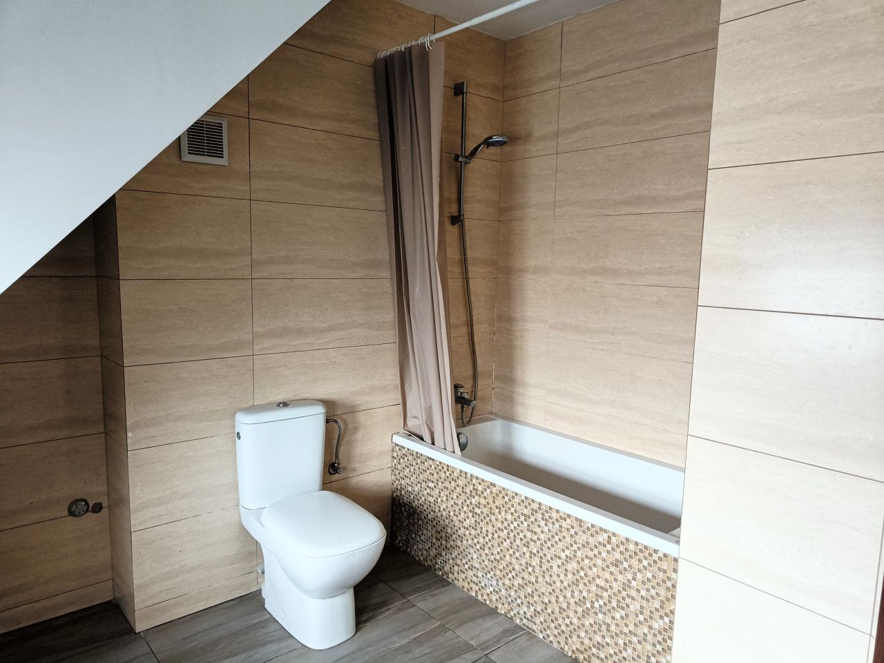 kamienica, 8 pokoi Biskupiec, ul. Wojciecha Bogusławskiego. Zdjęcie 19