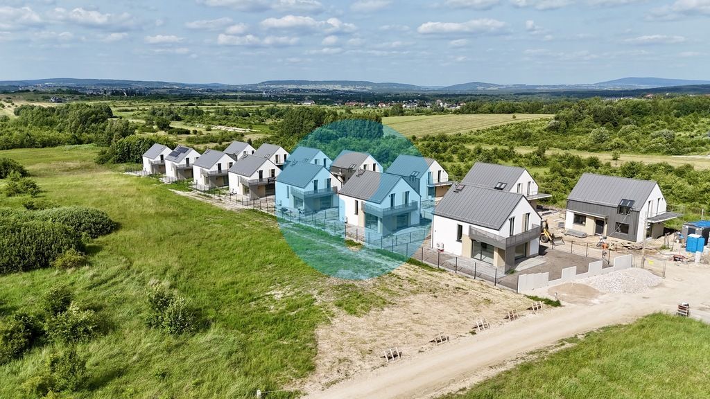 dom wolnostojący, 4 pokoje Kielce Bukówka. Zdjęcie 3