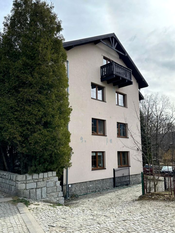 dom wolnostojący, 13 pokoi Szklarska Poręba, ul. 1 Maja. Zdjęcie 6