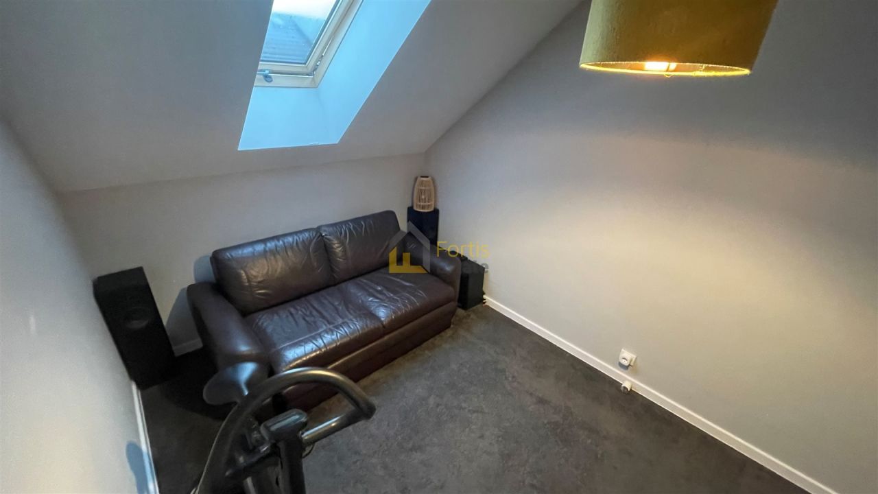 dom wolnostojący, 5 pokoi Kłaj. Zdjęcie 11