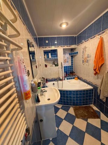 dom wolnostojący, 7 pokoi Parzęczew. Zdjęcie 22