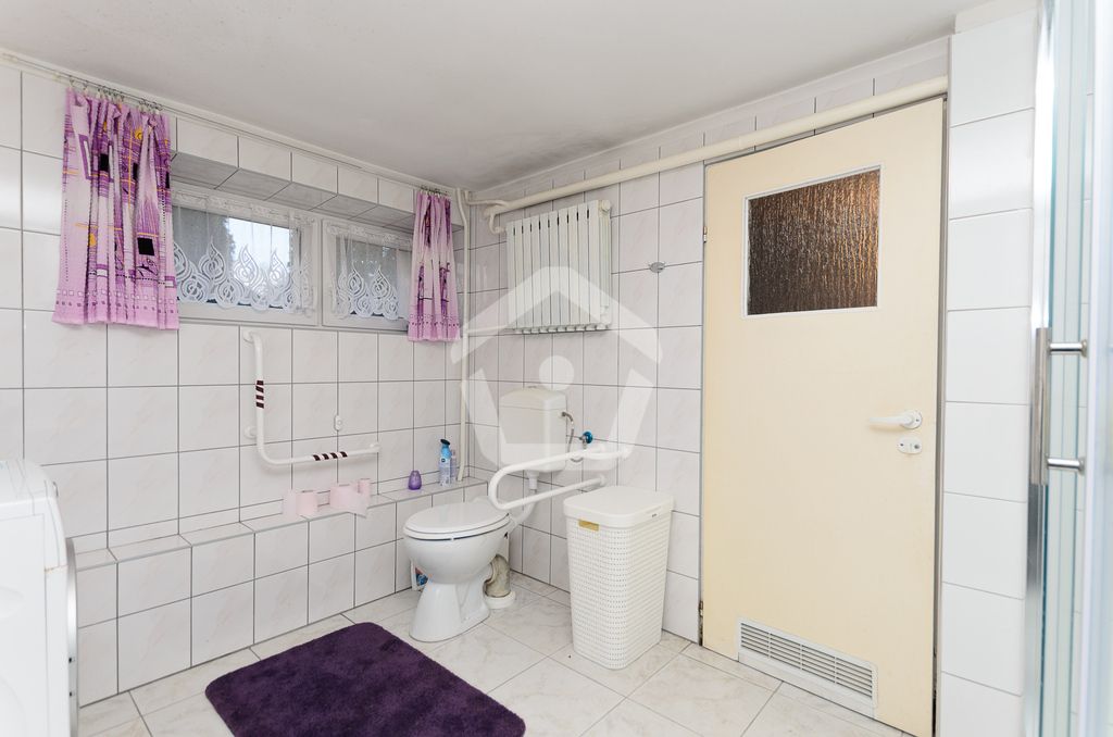 dom wolnostojący, 6 pokoi Błażowa Górna. Zdjęcie 12