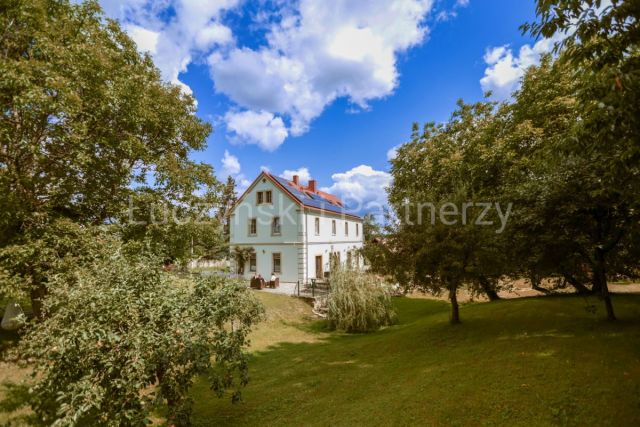 dom wolnostojący, 10 pokoi Dębowy Gaj. Zdjęcie 1