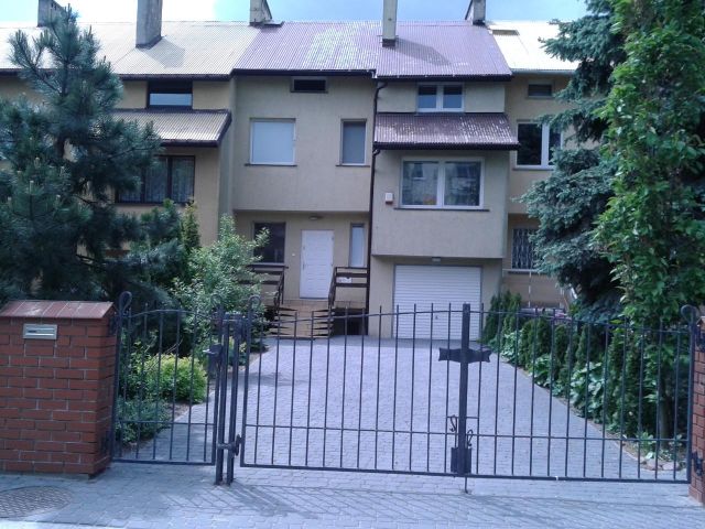 dom szeregowy, 7 pokoi Sieradz, ul. Bohaterów Września. Zdjęcie 1