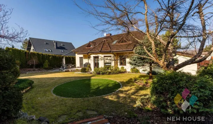 dom wolnostojący, 6 pokoi Stawiguda, ul. Perłowa