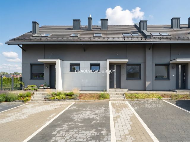 dom szeregowy, 3 pokoje Tomaszowice, ul. Ujazdowska. Zdjęcie 2