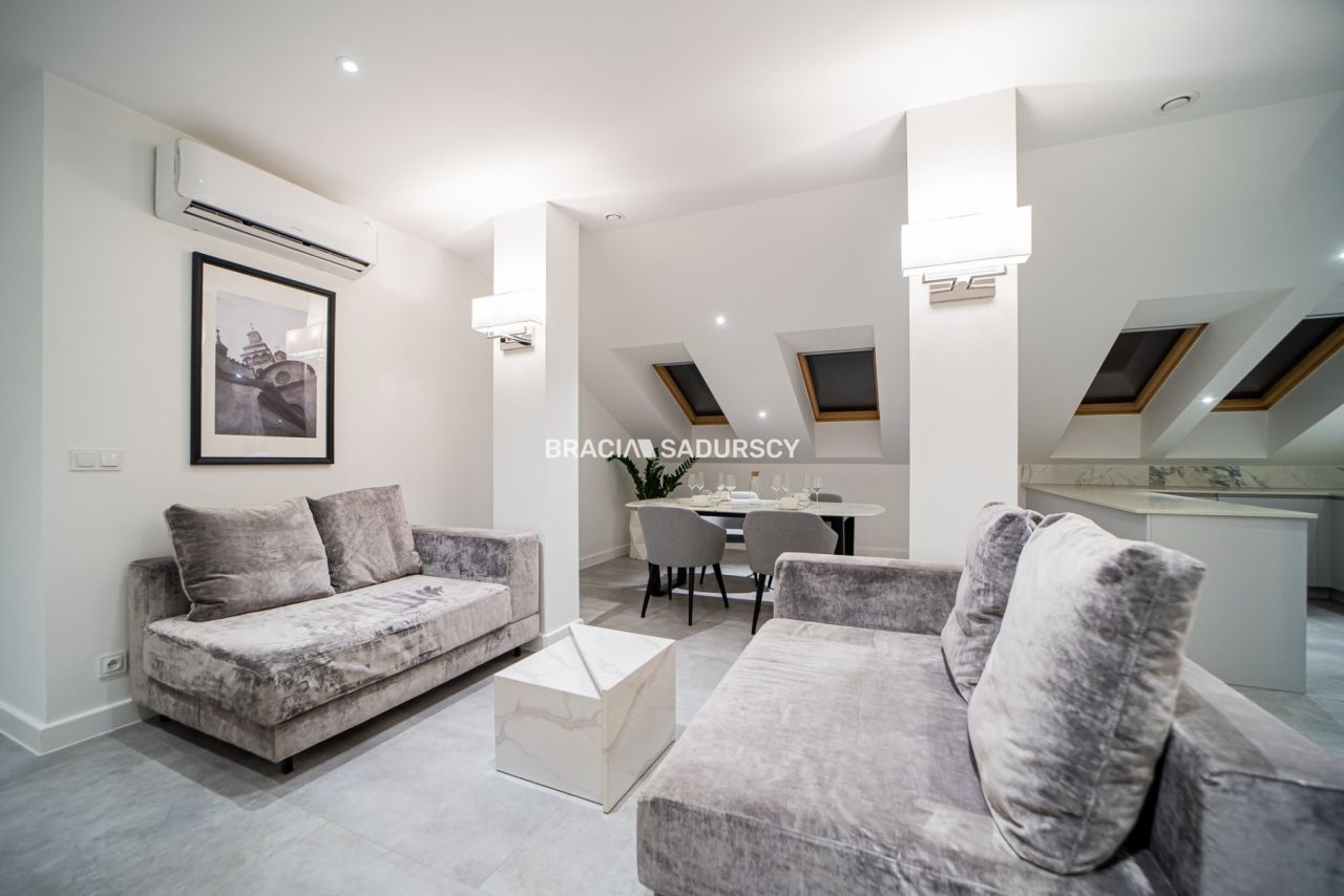 Mieszkanie 3-pokojowe Żywiec, rynek Rynek. Zdjęcie 3