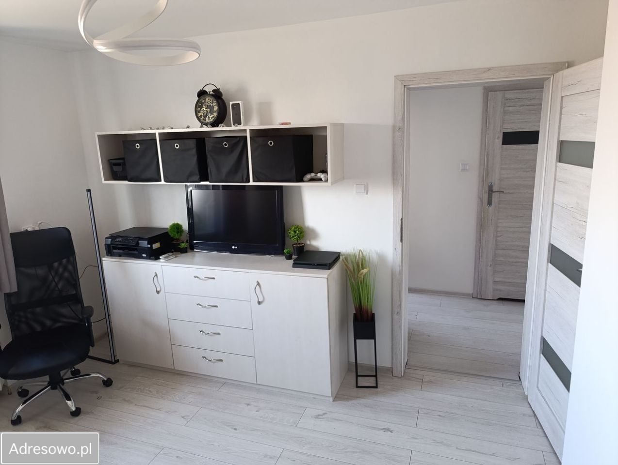 Mieszkanie 3-pokojowe Guzów. Zdjęcie 9