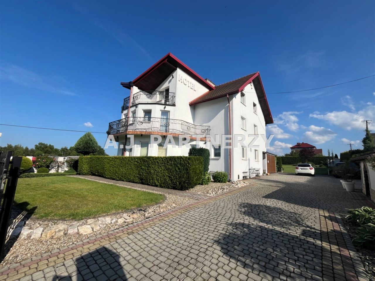 dom, 12 pokoi Brzączowice